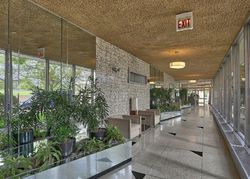  N Lake Shore Dr Apt 8