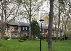  Glen Hollow Dr Apt B4