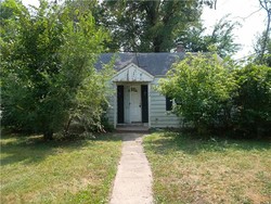  E Hillcrest Ave