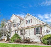  Moriches Middle Islan