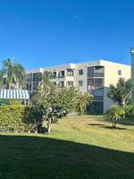  Via Poinciana Apt 109