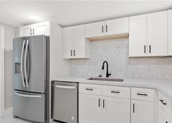  Collins Ave Apt 4h