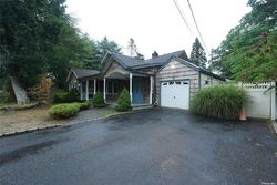  Connetquot Dr