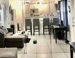  Venice Ln Apt 10w