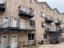  Kent Ave Apt A2