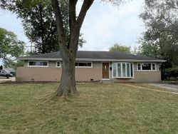  Des Plaines Ln