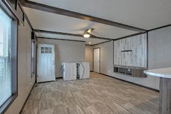  Lowry Ave Ne Unit 203