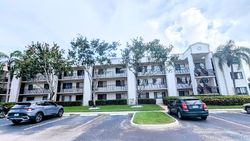  W Clairmont Cir Unit 