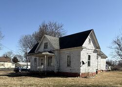 E Prairie St