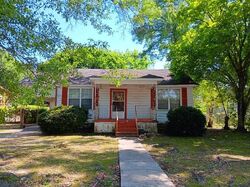  N Mott Dr