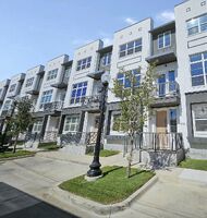  Bee St #406