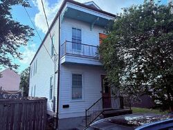  N Robertson St