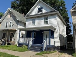  E 28th St
