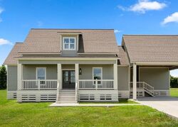  Nine Oaks Dr