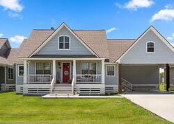  Nine Oaks Dr