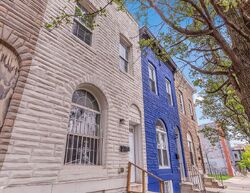  E Madison St