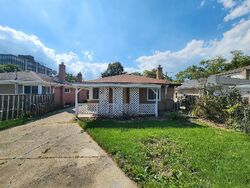  N La Crosse Ave
