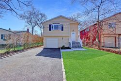  Moriches Ave
