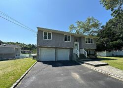  Hauppauge Rd