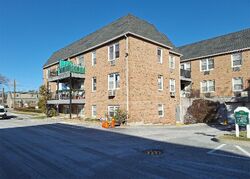  Broadway Apt B19