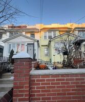  121st St