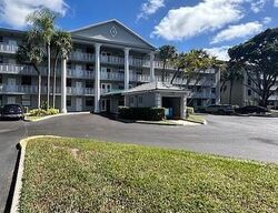  Whitehall Dr Apt 402