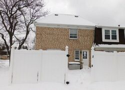  Carriage Dr Apt 8