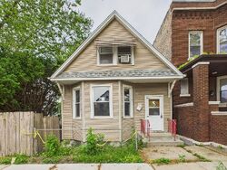 S Rockwell St