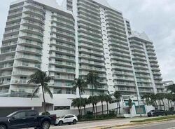  Collins Ave