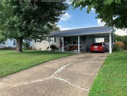 Henry St, Ravenswood - WV