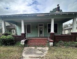  Lauderdale St