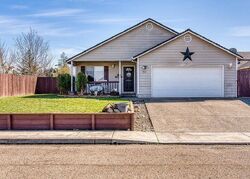 Pegasus Ct, Molalla - OR