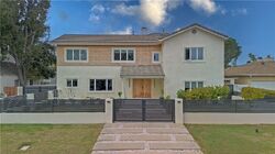 Gentry Ave