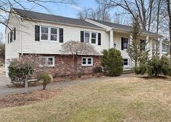  W Saddle River Rd