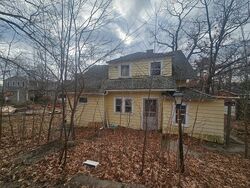  Lakehurst Ave