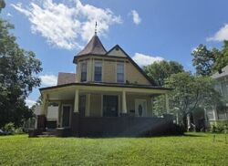 1st Ave, Perry - IA