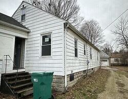  Robertson Ave