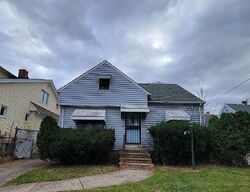  E 106th St