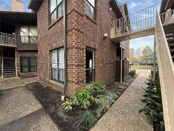  Walnut Bend Ln