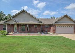  Rolling Hills Dr