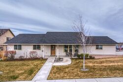 Nw Poplar Pl