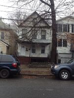  E 24th St