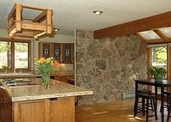  Foothills Dr N