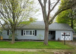  W Main St