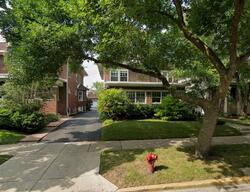  W Albion Ave