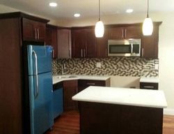  E 105th St