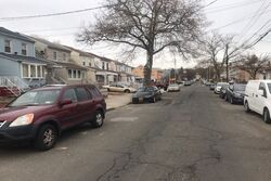  207th St