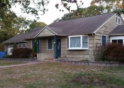  E Mapleshade Ln