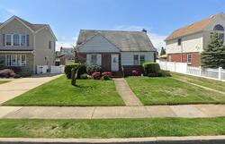  Center Dr