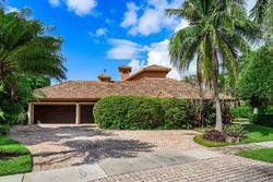  Ne Spanish Trail Ct
